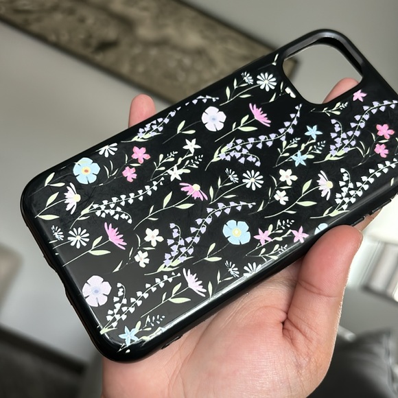 Floral feminine Iphone 11 Phone case - Picture 5 of 5